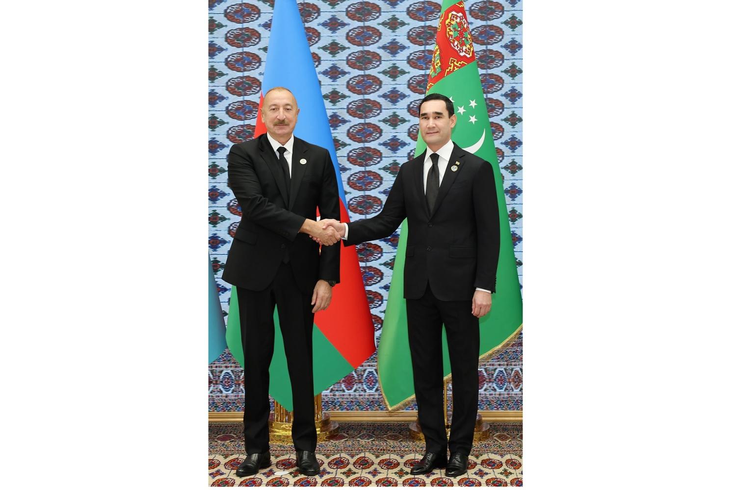 Türkmenistanyň Prezidenti Azerbaýjan Respublikasynyň Prezidenti bilen duşuşdy